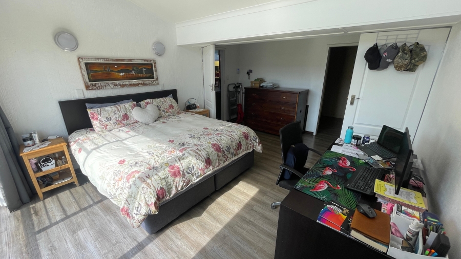 4 Bedroom Property for Sale in Van Der Hoff Park North West